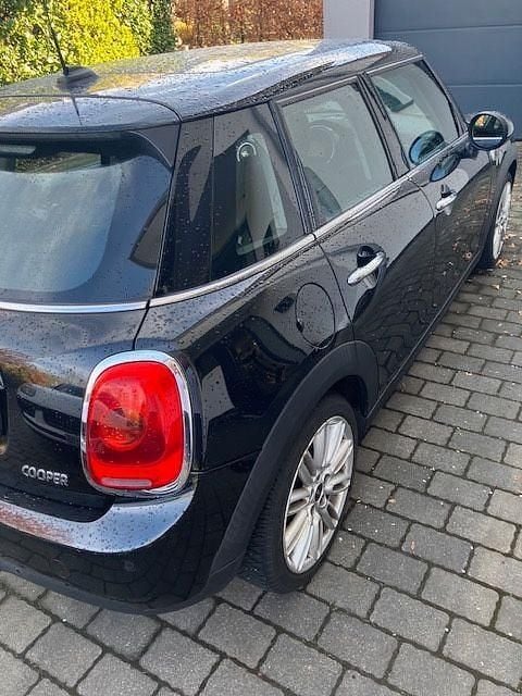 Second-hand Mini Cooper 136 CP (100 kW) 2017 Negru Hatchback