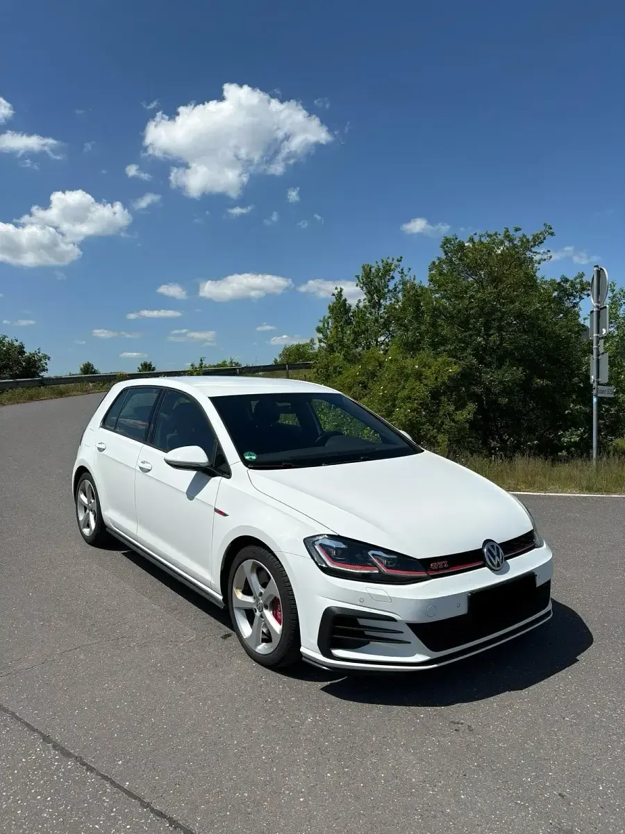 Second-hand VW Golf VII GTI 245 CP (180 kW) 2019 Alb Berlinǎ