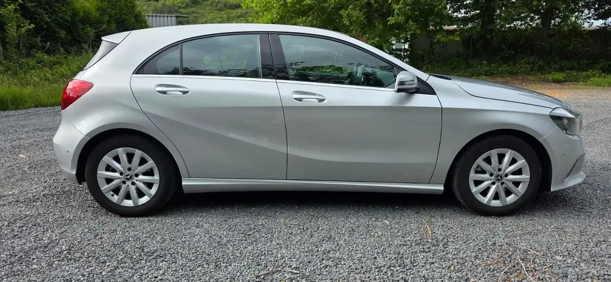 Gebraucht Mercedes A180 Edition 122 PS (89 kW) 2017 Silber Kleinwagen