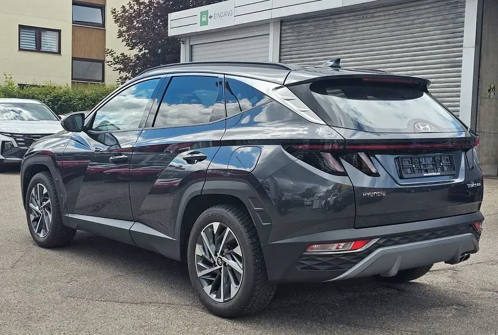 Gebraucht Hyundai Tucson 150 PS (110 kW) 2024 Grau SUV