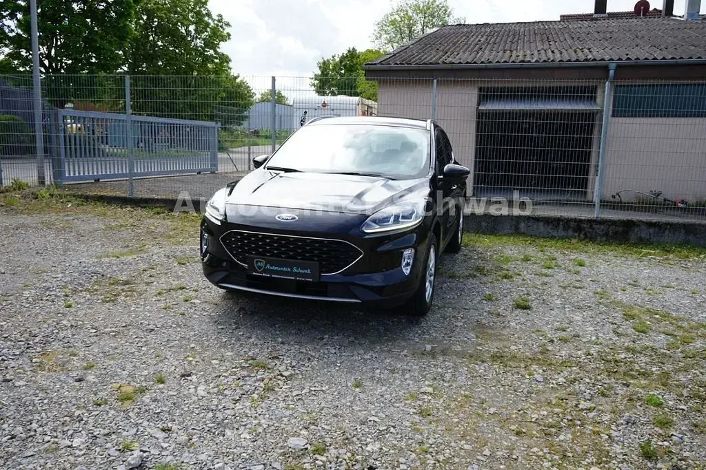 Używany Ford Kuga Cool & Connect 120 KM (88 kW) 2021 Czarny SUV