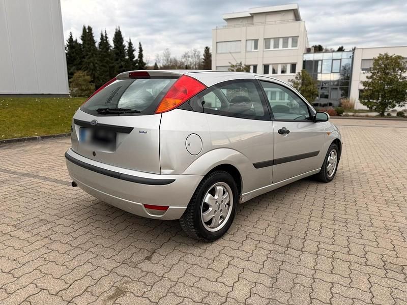 Gebraucht Ford Focus 130 PS (95 kW) 2003 Silber Kleinwagen