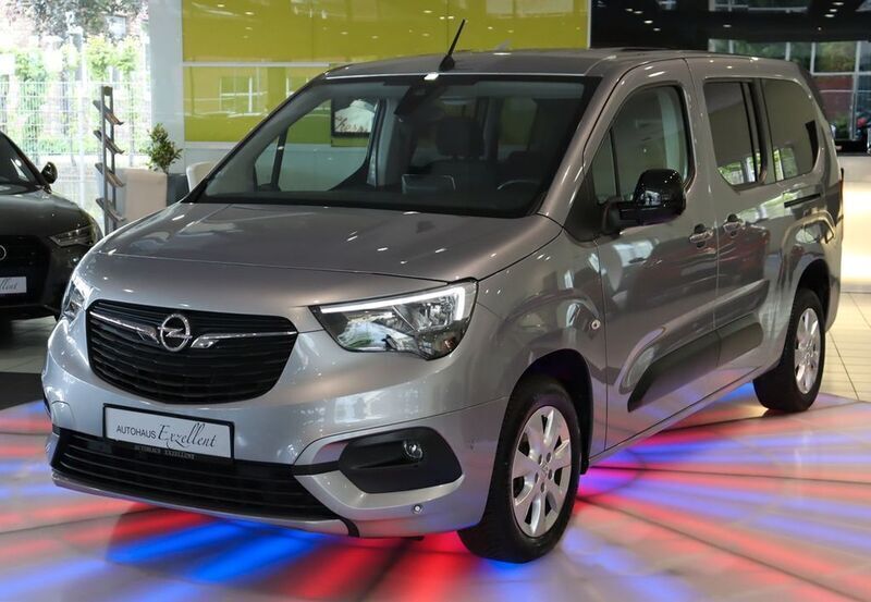 Grau Gebraucht 2022 Opel Combo Life Elegance Van / Kleinbus | 24.950 € (Etwas zu teuer) - Bild 1/4