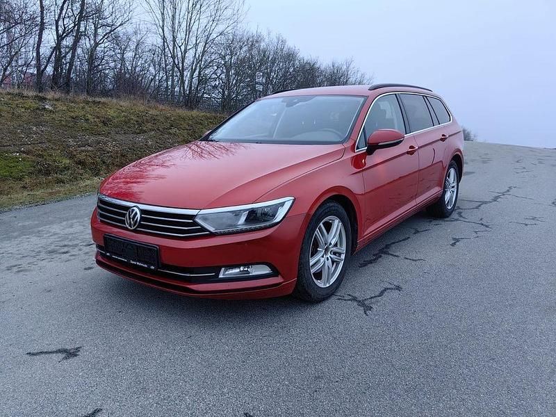 Gebraucht VW Passat Comfortline 120 PS (88 kW) 2019 Rot Kombi