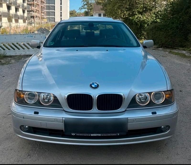 Silber Gebraucht 2001 BMW 525 Limousine | 3.200 € (Superpreis) - Bild 1/4