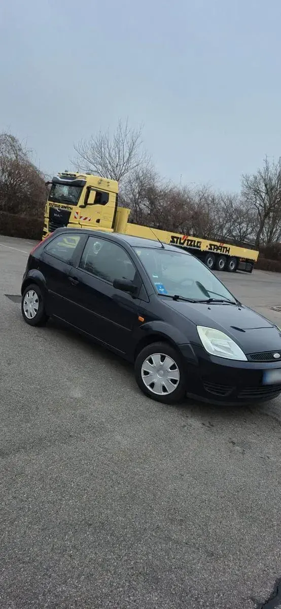 Gebraucht Ford Fiesta 60 PS (44 kW) 2004 Blau Limousine