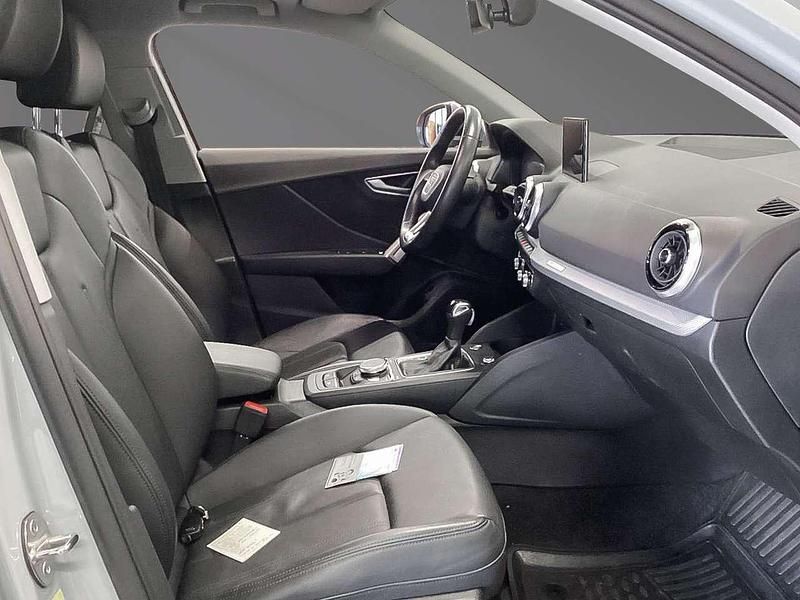 Gebraucht Audi Q2 Ambiente 150 PS (110 kW) 2021 Pfeilgrau perleffekt SUV