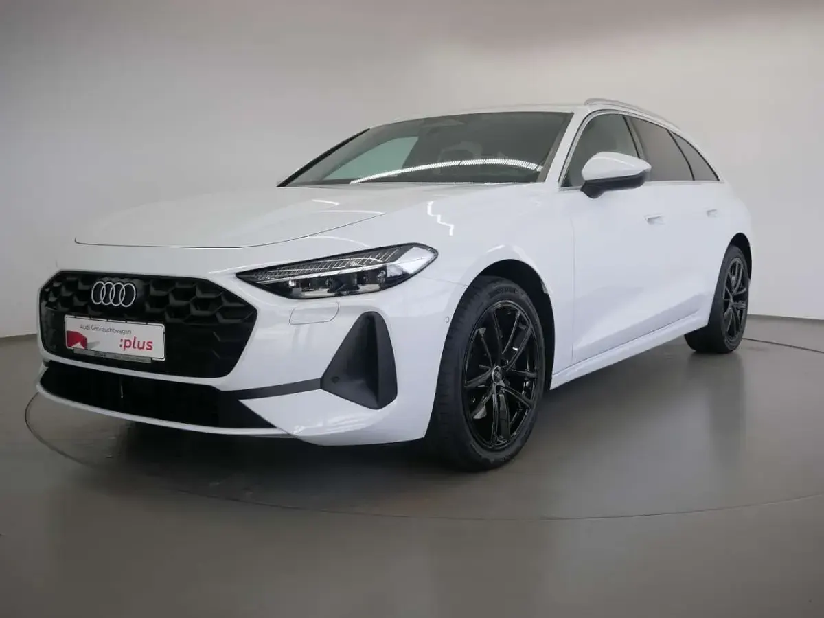 Gebraucht Audi A5 Sport 204 PS (150 kW) 2025 Gletscherweiß metallic Kombi