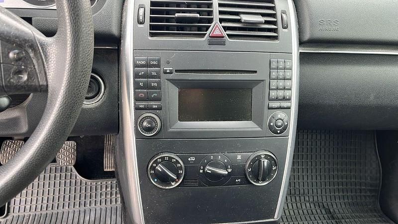 Gebraucht Mercedes B170 116 PS (85 kW) 2009 Silber Van / Kleinbus