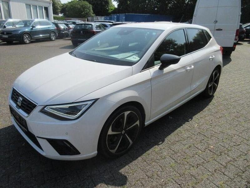Gebraucht Seat Ibiza FR 110 PS (80 kW) 2022 Weiß Limousine