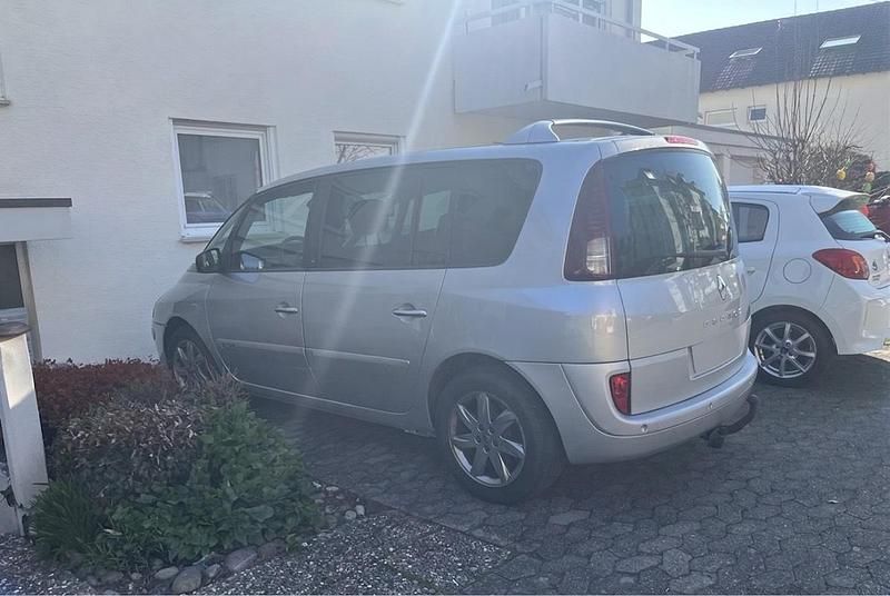 Gebraucht Renault Espace 150 PS (110 kW) 2011 Silber Van / Kleinbus