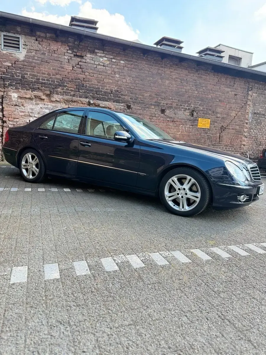 Gebraucht Mercedes E350 272 PS (200 kW) 2006 Blau Limousine