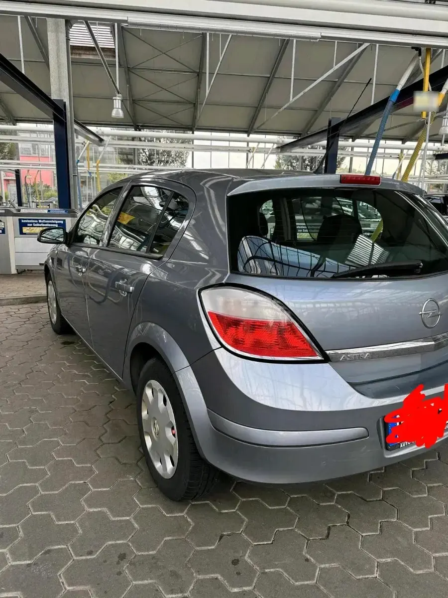 Używany Opel Astra 90 KM (66 kW) 2005 Niebieski Kombi