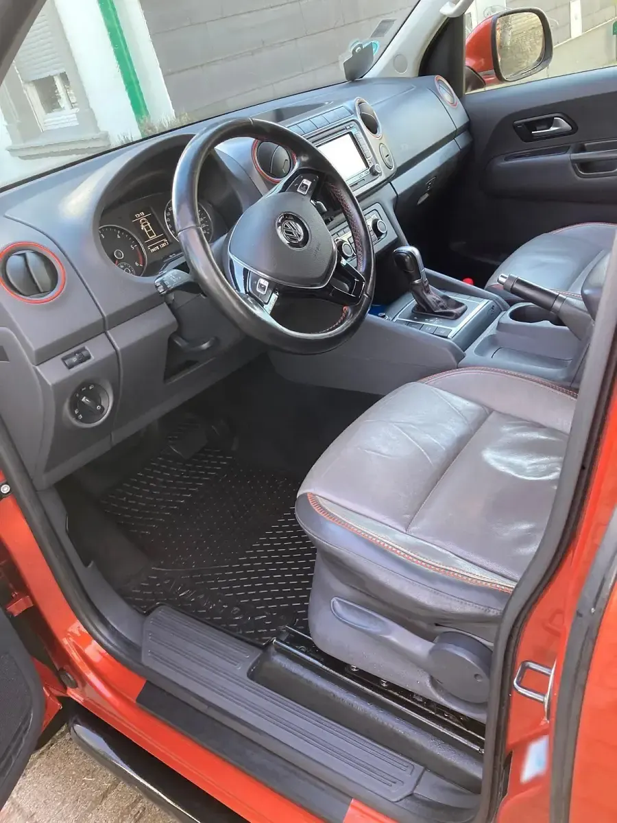Używany VW Amarok 180 KM (132 kW) 2015 Pomarańczowy Pickup