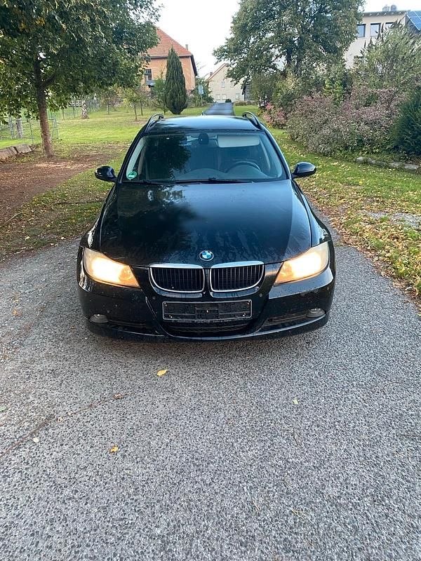Schwarz Gebraucht 2008 BMW 320 Kombi | 2.400 € (Superpreis) - Bild 1/4
