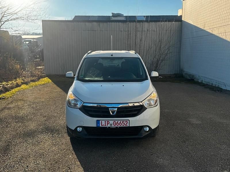 Gebraucht Dacia Lodgy 131 PS (96 kW) 2017 Weiß Van / Kleinbus