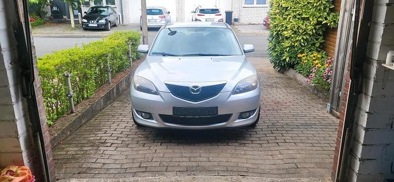 Silber Gebraucht 2004 Mazda 3 Limousine | 800 € (Superpreis) - Bild 1/4