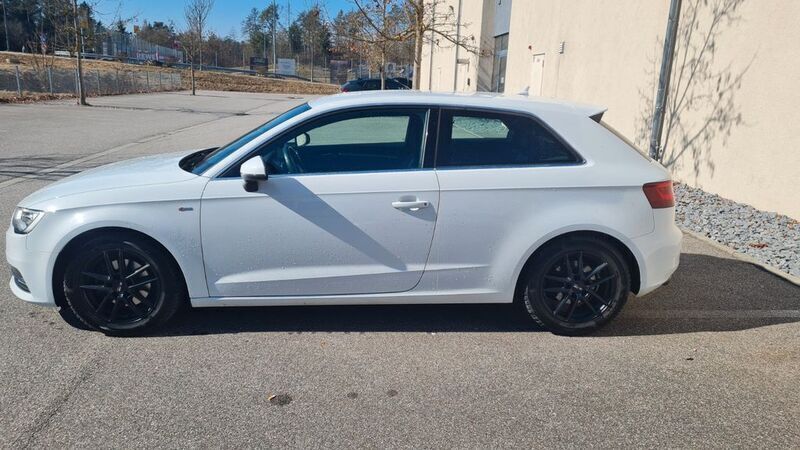 Weiß Gebraucht 2013 Audi A3 S-Line Limousine | 11.500 € (Fairer Preis) - Bild 1/4