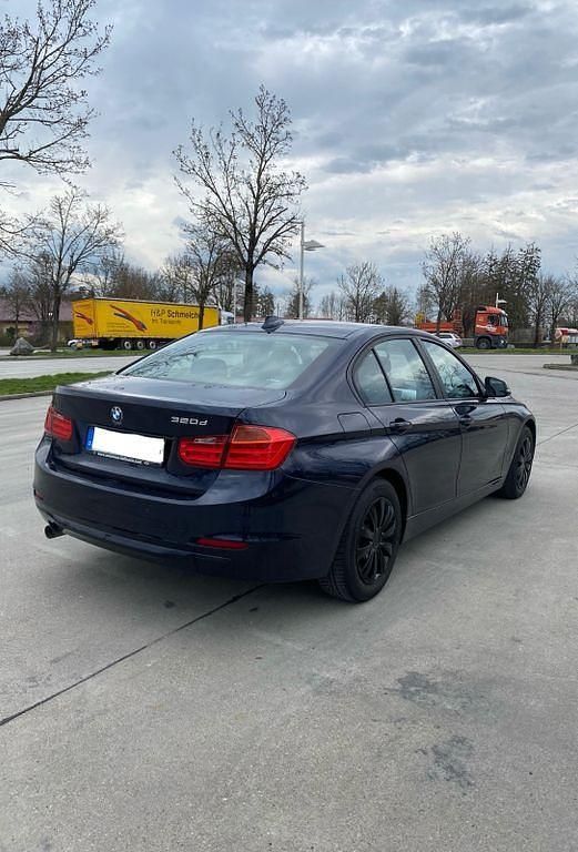 Second-hand BMW 320 Performance 184 CP (135 kW) 2012 Albastru Berlinǎ