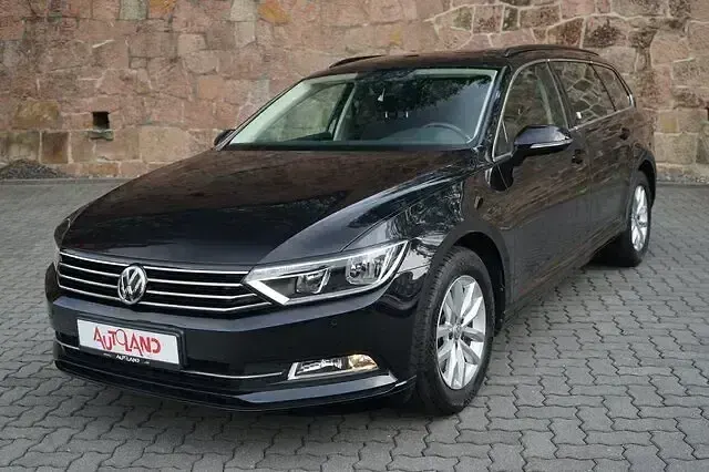 Gebraucht VW Passat Comfortline 150 PS (110 kW) 2019 Schwarz Kombi