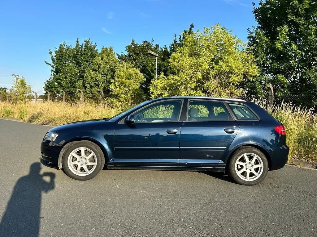 Gebraucht Audi A3 105 PS (77 kW) 2011 Blau Kleinwagen