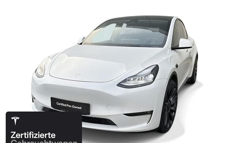 Weiß Gebraucht 2024 Tesla Model Y Performance SUV | 42.400 € (Fairer Preis) - Bild 1/4