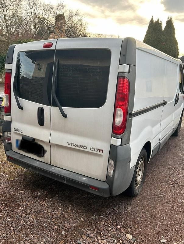 Gebraucht Opel Vivaro 114 PS (83 kW) 2010 Weiß Van / Kleinbus