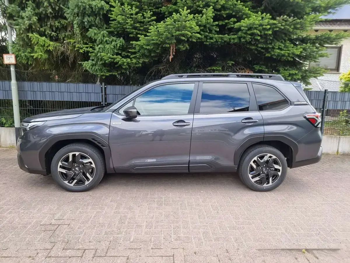 Gebraucht Subaru Forester Exclusive+ 136 PS (100 kW) 2025 Grau SUV