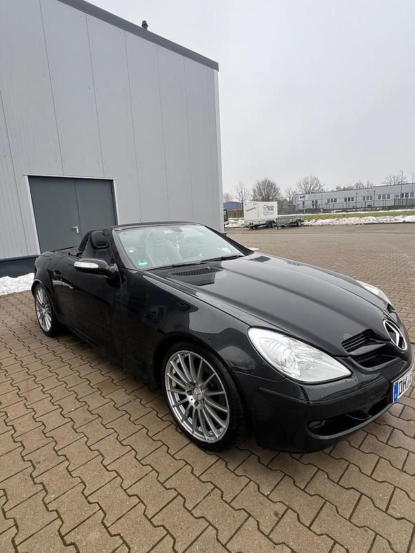 Schwarz Gebraucht 2006 Mercedes SLK200 Cabrio | 5.499 € (Superpreis) - Bild 1/4