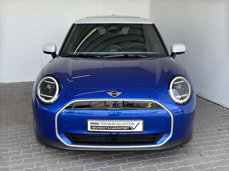 Blazing blue met. Neu 2024 Mini Cooper SE Kleinwagen | 34.598 € (Teuer) - Bild 1/4