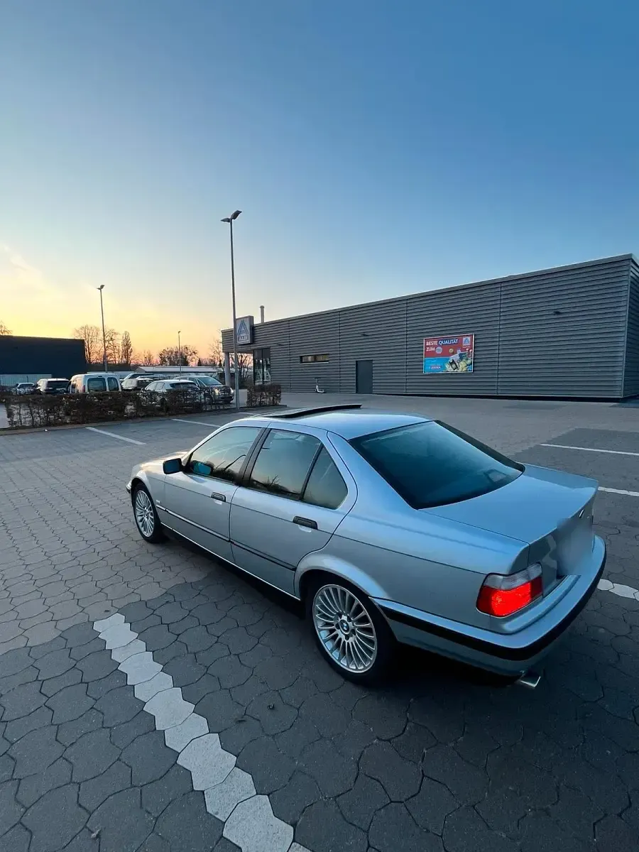 Gebraucht BMW 320 150 PS (110 kW) 1997 Grau Limousine