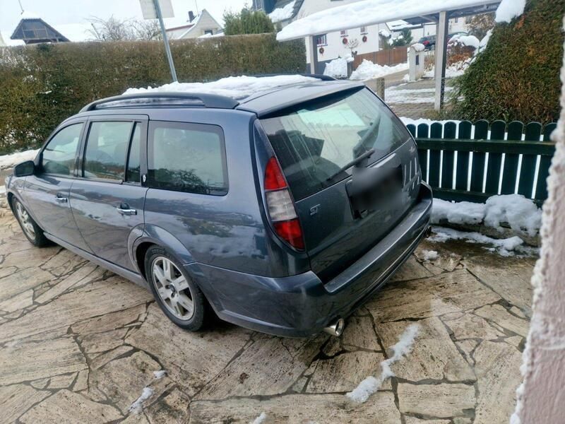 Grau Gebraucht 2004 Ford Mondeo Ghia Kombi | 1.550 € (Guter Preis) - Bild 1/4