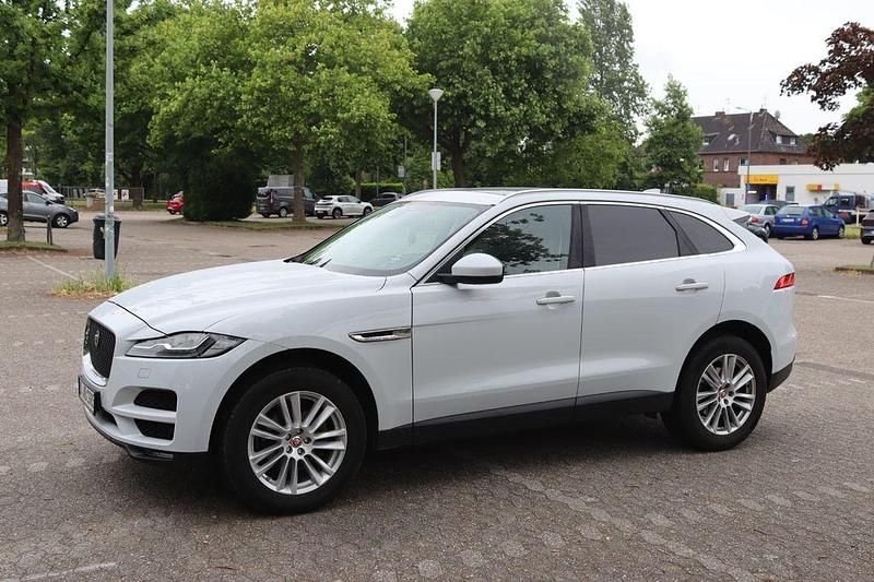 Weiß Gebraucht 2018 Jaguar F-Pace Prestige SUV | 22.999 € (Fairer Preis) - Bild 1/4