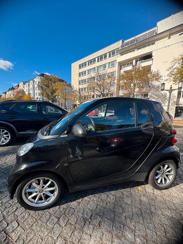 Schwarz Gebraucht 2010 Smart ForTwo Coupé Coupé | 3.150 € - Bild 1/4