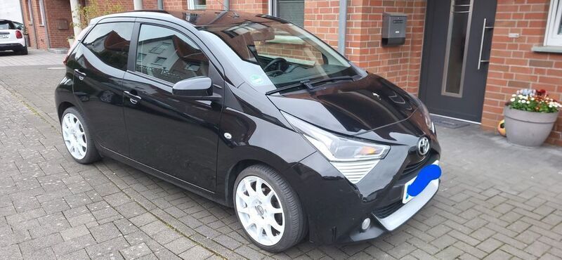 Schwarz Gebraucht 2019 Toyota Aygo Kleinwagen | 7.000 € (Superpreis) - Bild 1/4