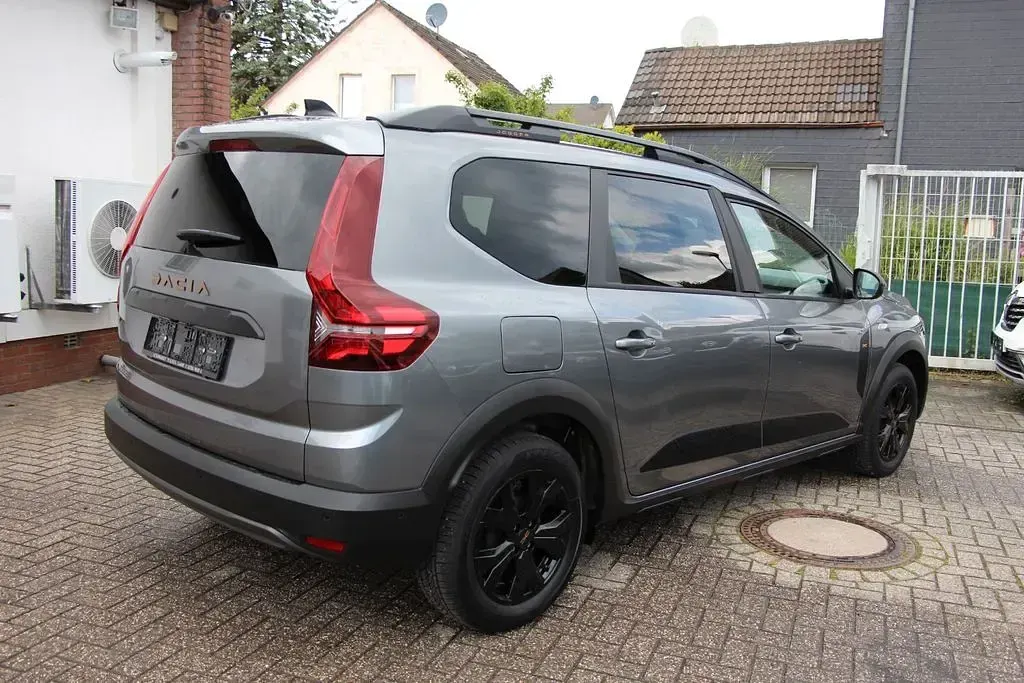 Gebraucht Dacia Jogger Extreme 101 PS (74 kW) 2023 Grau Van / Kleinbus