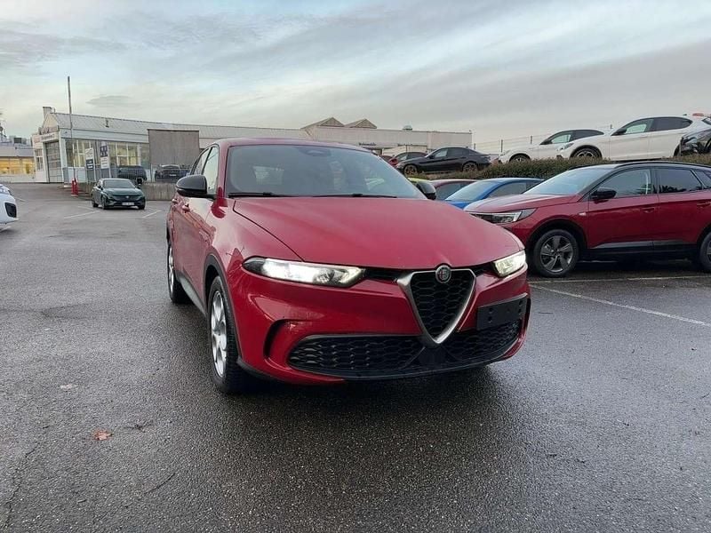 Rot Gebraucht 2023 Alfa Romeo Tonale Super SUV | 20.629 € (Superpreis) - Bild 1/4