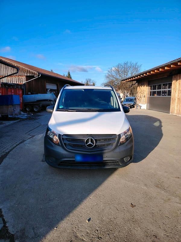 Gebraucht Mercedes Vito 114 PS (83 kW) 2017 Weiß Van