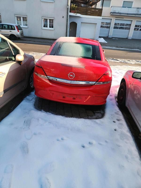 Gebraucht Opel Astra 105 PS (77 kW) 2007 Rot Limousine