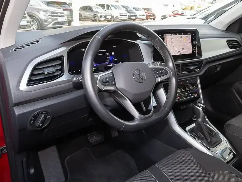 Gebraucht VW T-Roc Life 150 PS (110 kW) 2024 Rot SUV