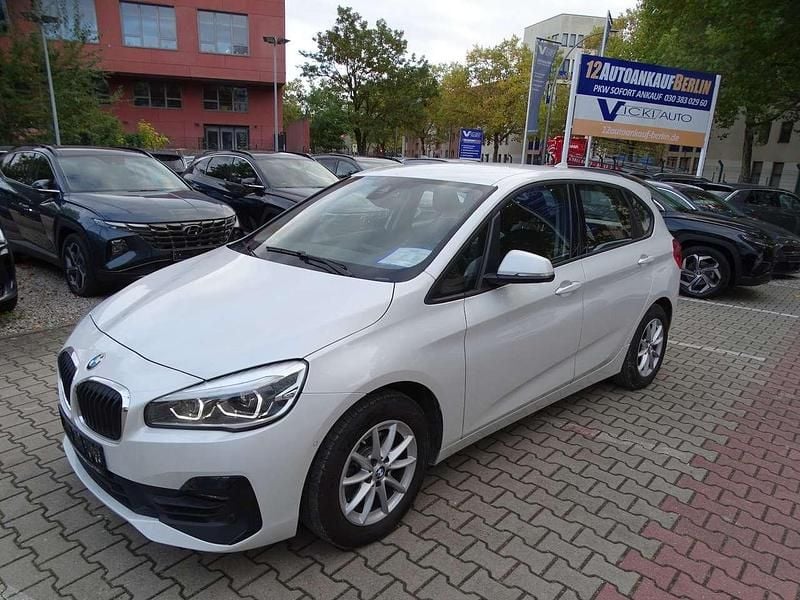 Weiß Gebraucht 2021 BMW 216 Advantage Van / Kleinbus | 21.500 € (Fairer Preis) - Bild 1/4