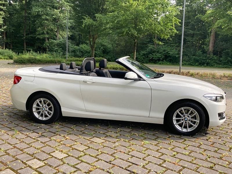 Gebraucht BMW 218 Advantage 136 PS (100 kW) 2018 Weiß Cabrio