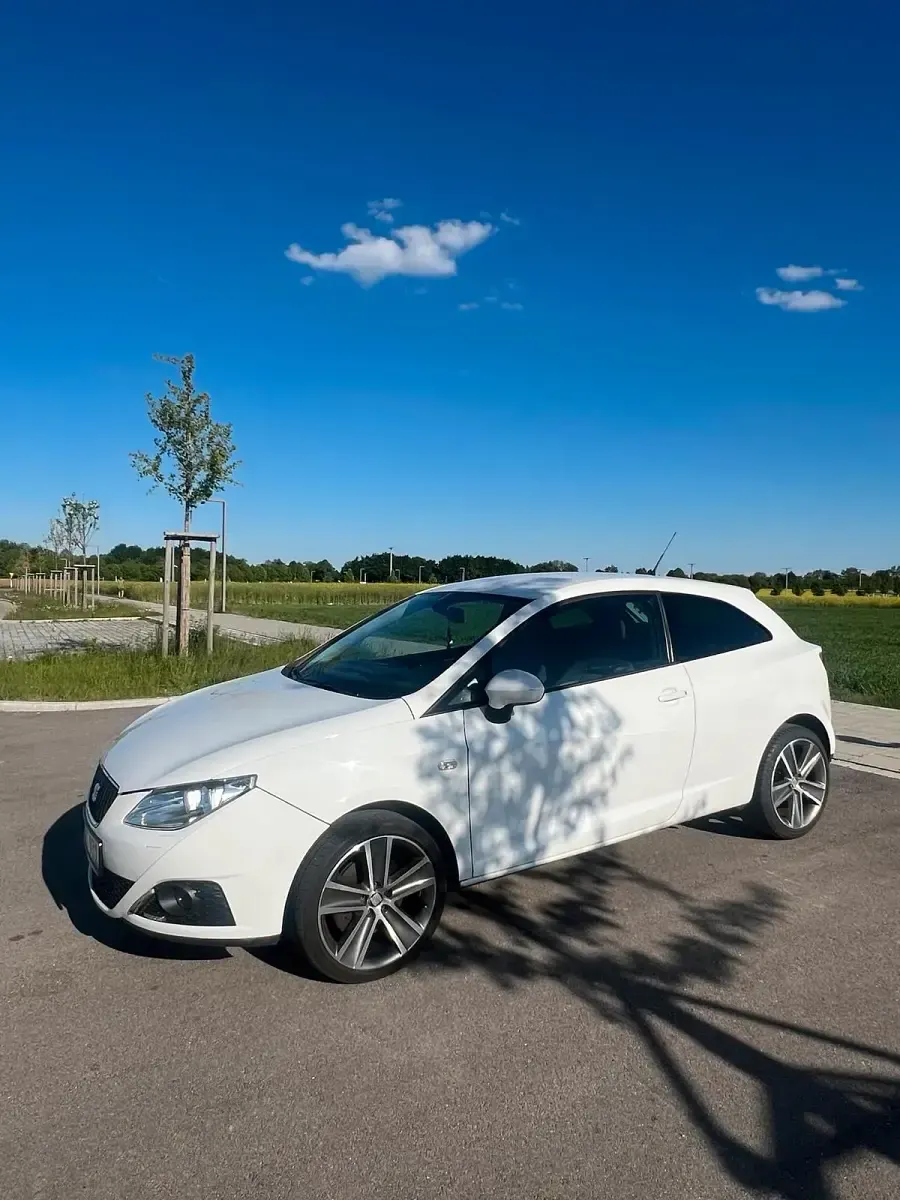 Gebraucht Seat Ibiza 105 PS (77 kW) 2010 Weiß Coupé