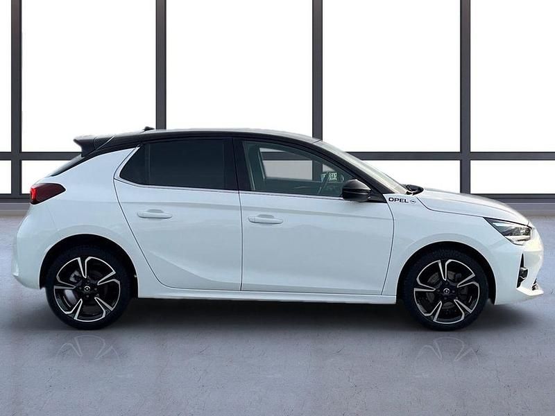 Gebraucht Opel Corsa Ultimate 131 PS (96 kW) 2021 Weiß (uni) Limousine