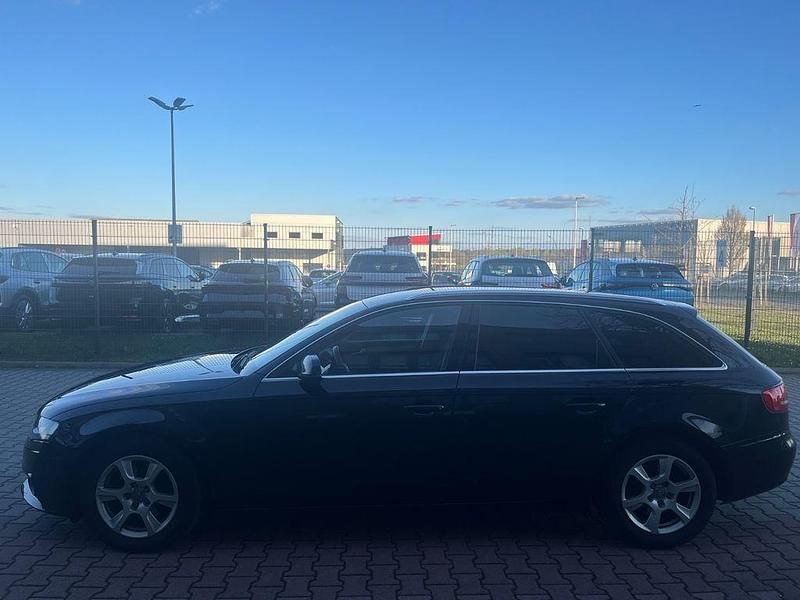 Gebraucht Audi A4 Attraction 136 PS (100 kW) 2011 Schwarz Kombi