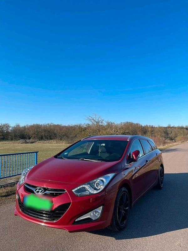 Gebraucht Hyundai i40 136 PS (100 kW) 2015 Rot Kombi