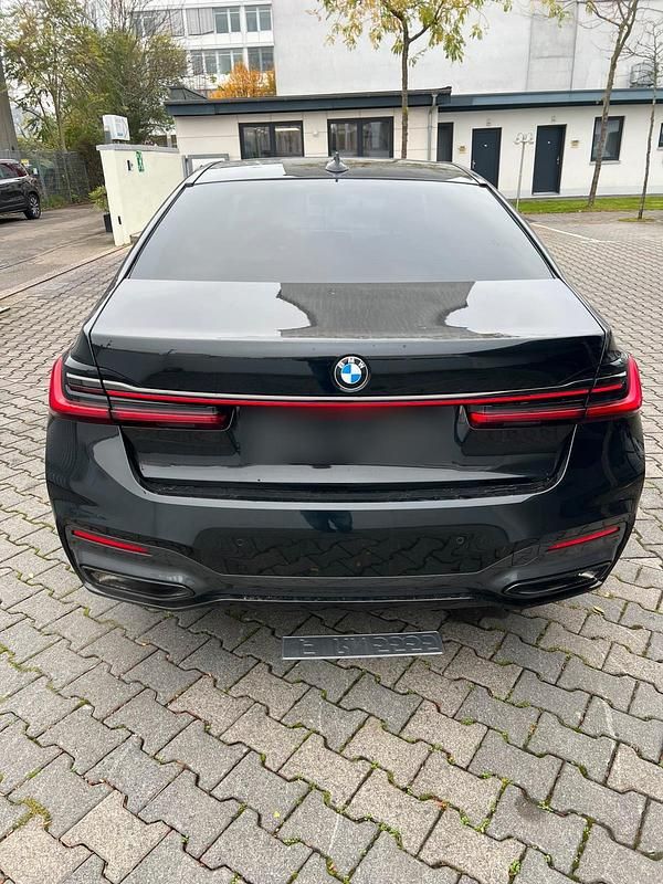 Gebraucht BMW 740 340 PS (250 kW) 2019 Schwarz Limousine