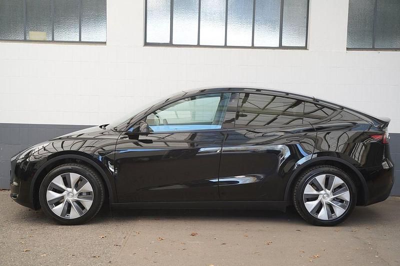 Gebraucht Tesla Model Y Standard Range 219 kW (299 PS) 2023 Schwarz SUV