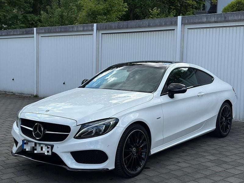 Weiß Gebraucht 2017 Mercedes C400 AMG line Coupé | 26.999 € (Fairer Preis) - Bild 1/4