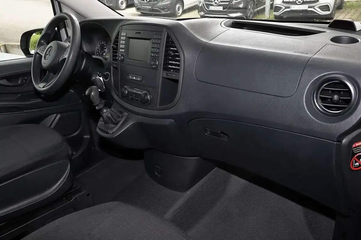 Gebraucht Mercedes Vito 136 PS (100 kW) 2020 Silber Van